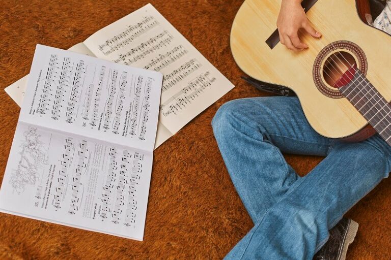 Aprender a ler tablaturas para violão nunca foi tão fácil