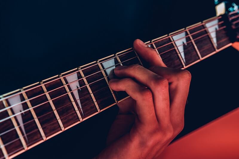 Técnicas da mão esquerda no violão
