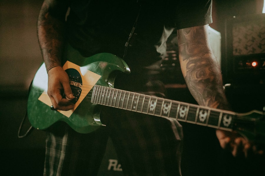 Hollow Body Guitar