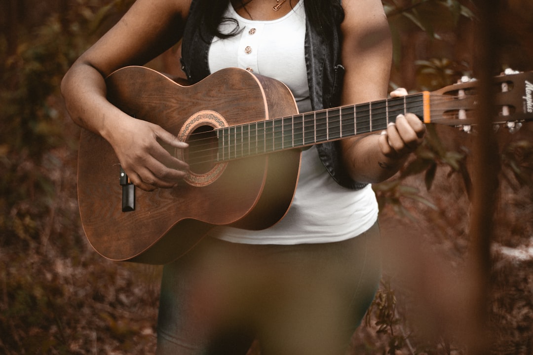 Photo acoustic guitar singing