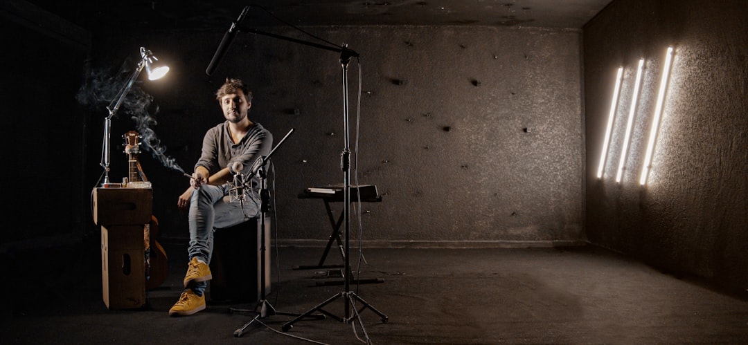 Photo Acoustic acoustic-guitar percussion